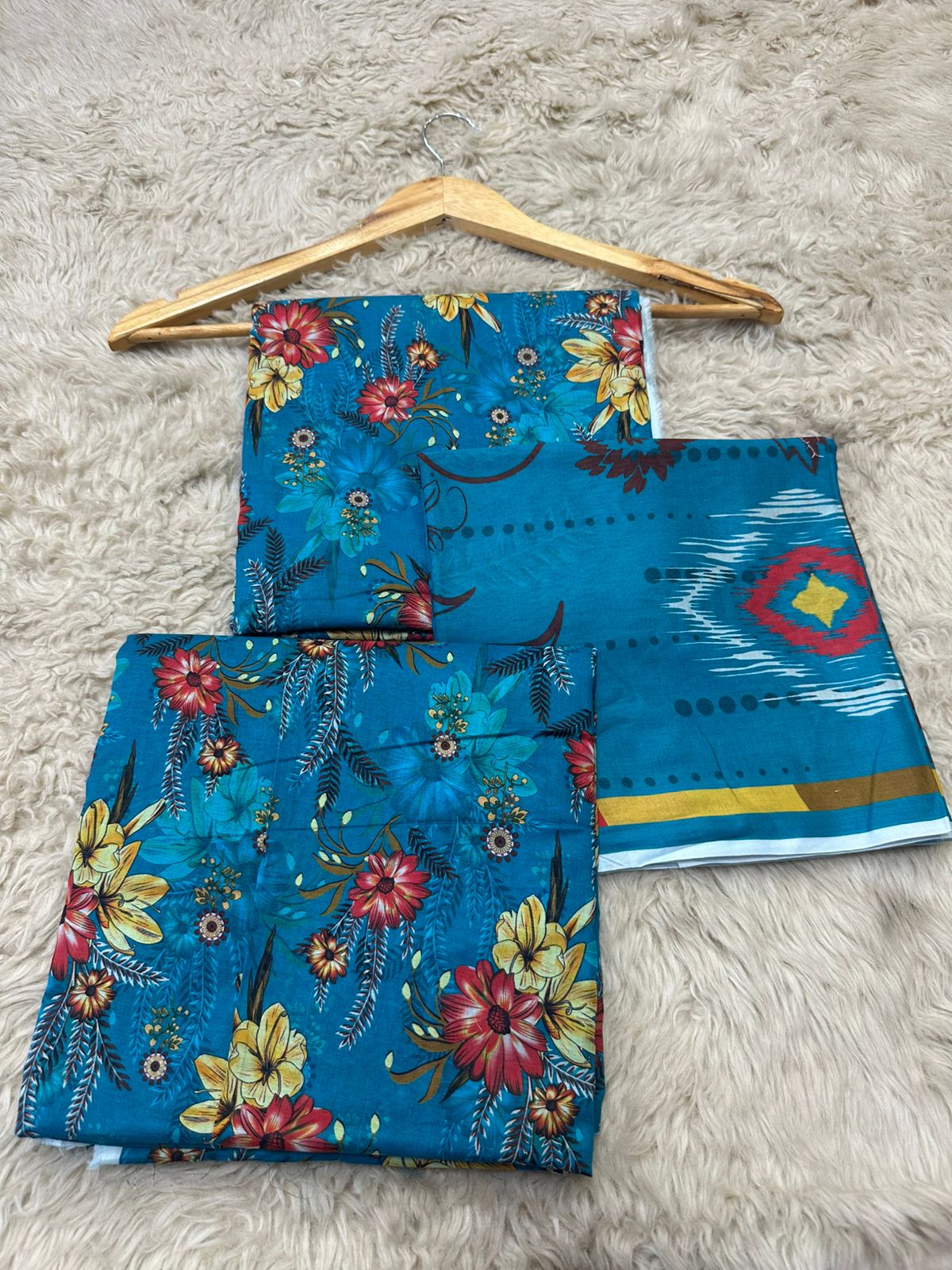 Zeyorah Printed Lawn Three Piece (Unstitched)