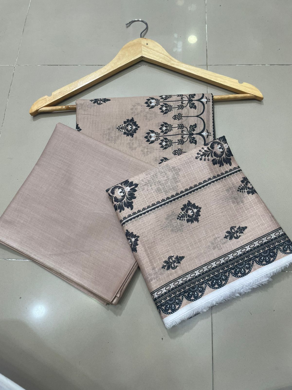 Chawala Printed Lawn Three Piece (Unstitched)