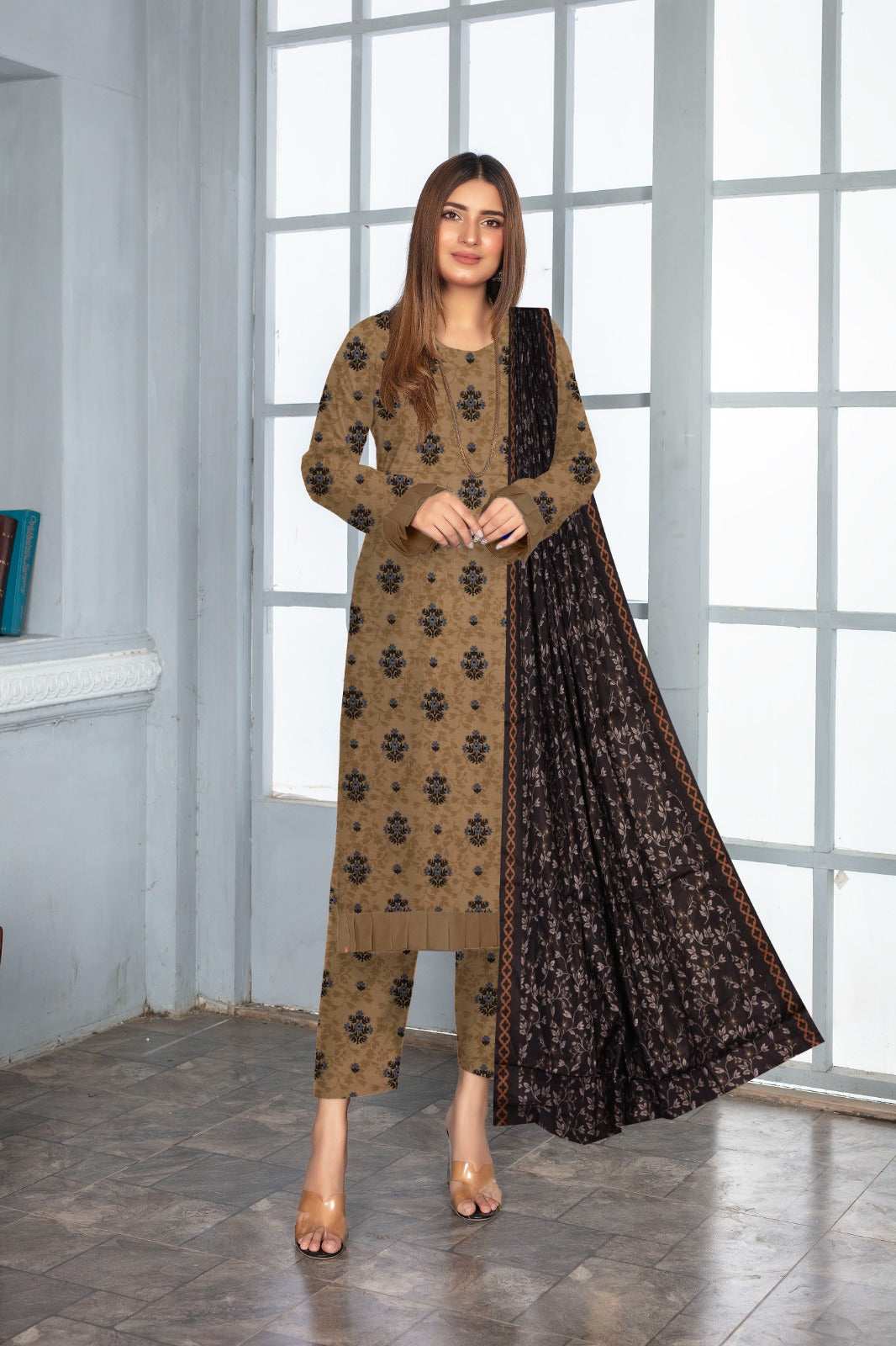 Sapphire Printed lawn Three Piece (Unstitched)