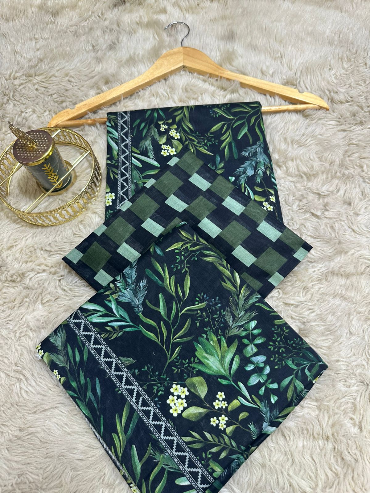 Sapphire Printed Lawn Three piece (unstitched)