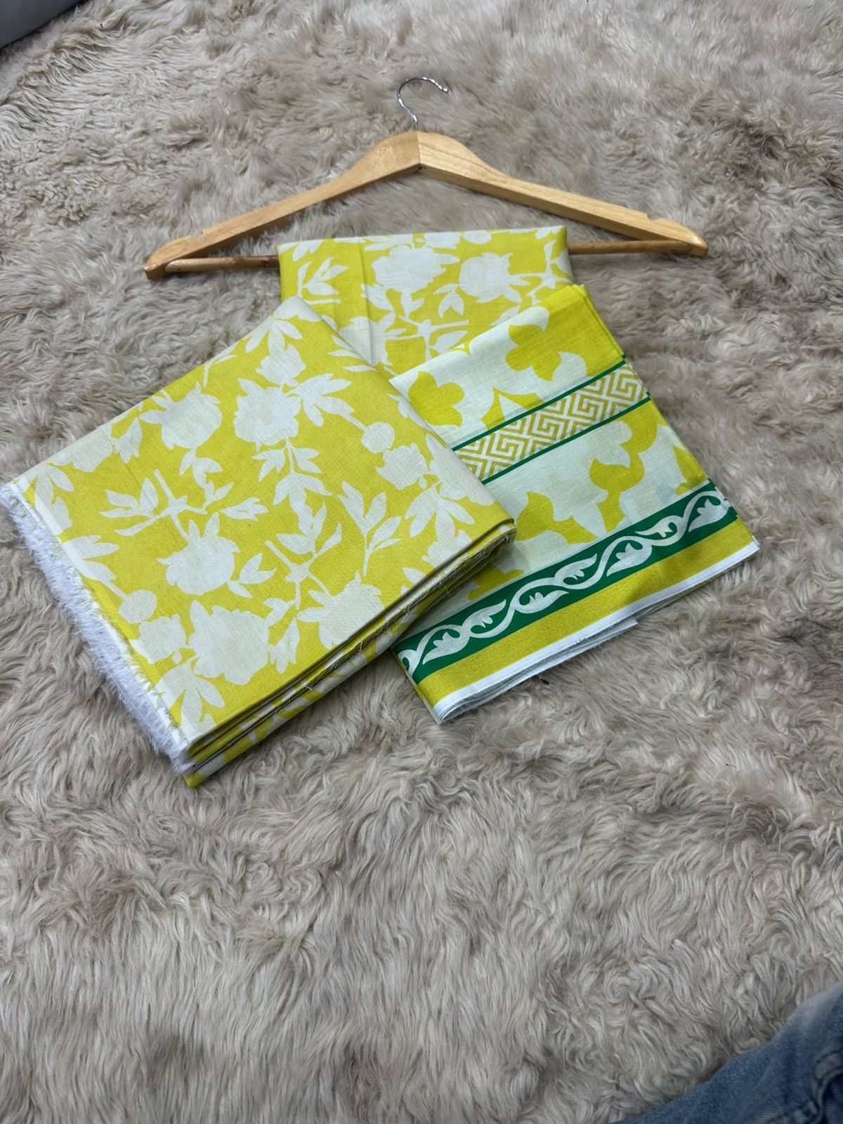 Regalia Printed Lawn Three Piece (Unstitched)