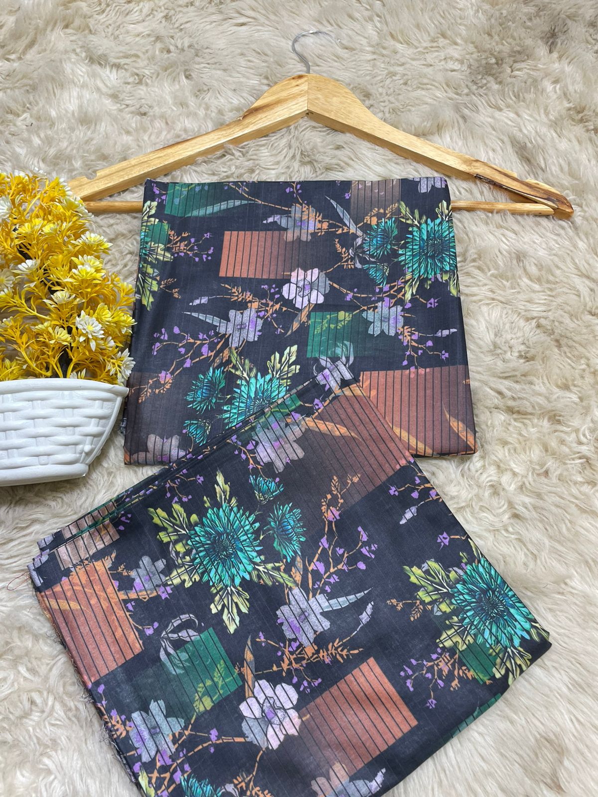 Nishat Printed Lawn 2pc (Unstitched)