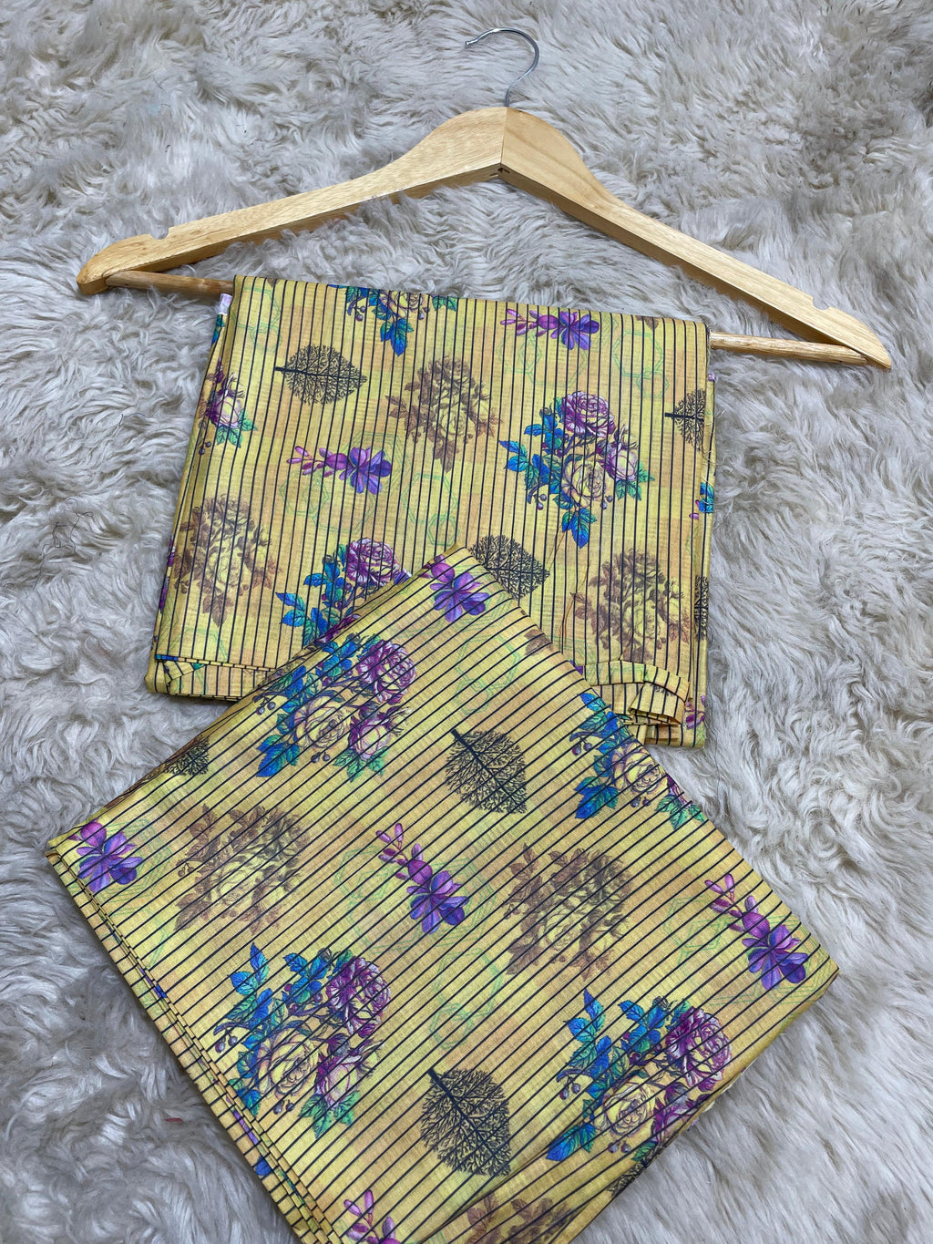 Nishat Printed Lawn 2pc (Unstitched)