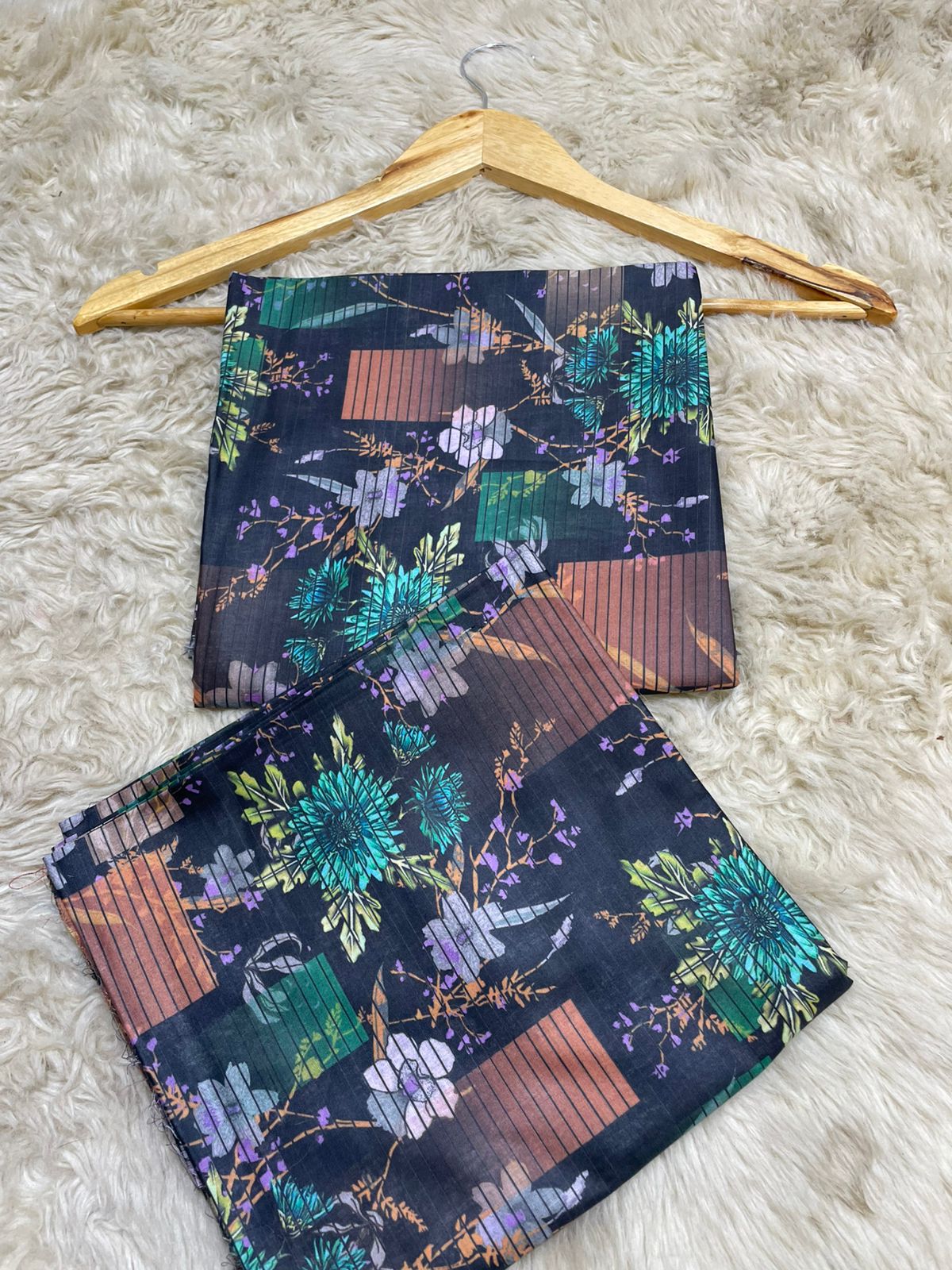Nishat Printed Lawn 2pc (Unstitched)