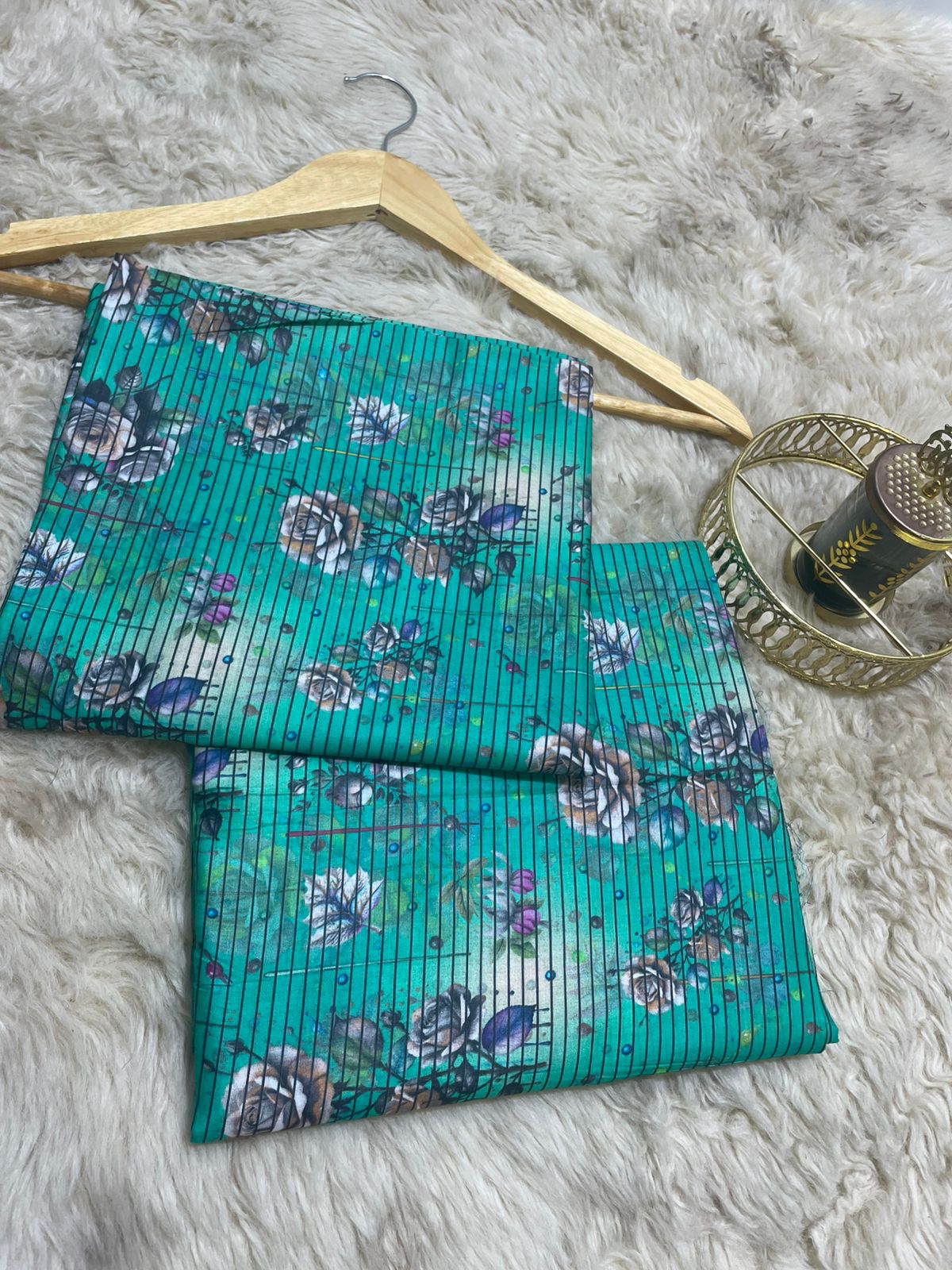 Nishat Printed Lawn 2pc (Unstitched)