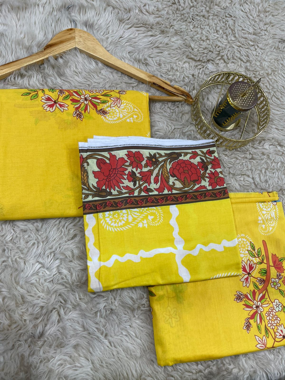 Iznik Printed Lawn Three Piece (Unstitched)