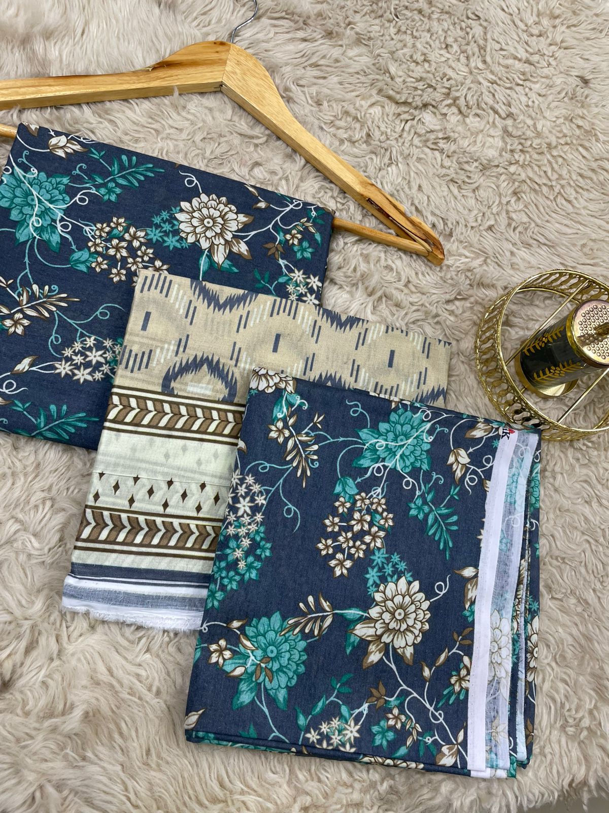 Iznik Printed Lawn Three Piece (Unstitched)