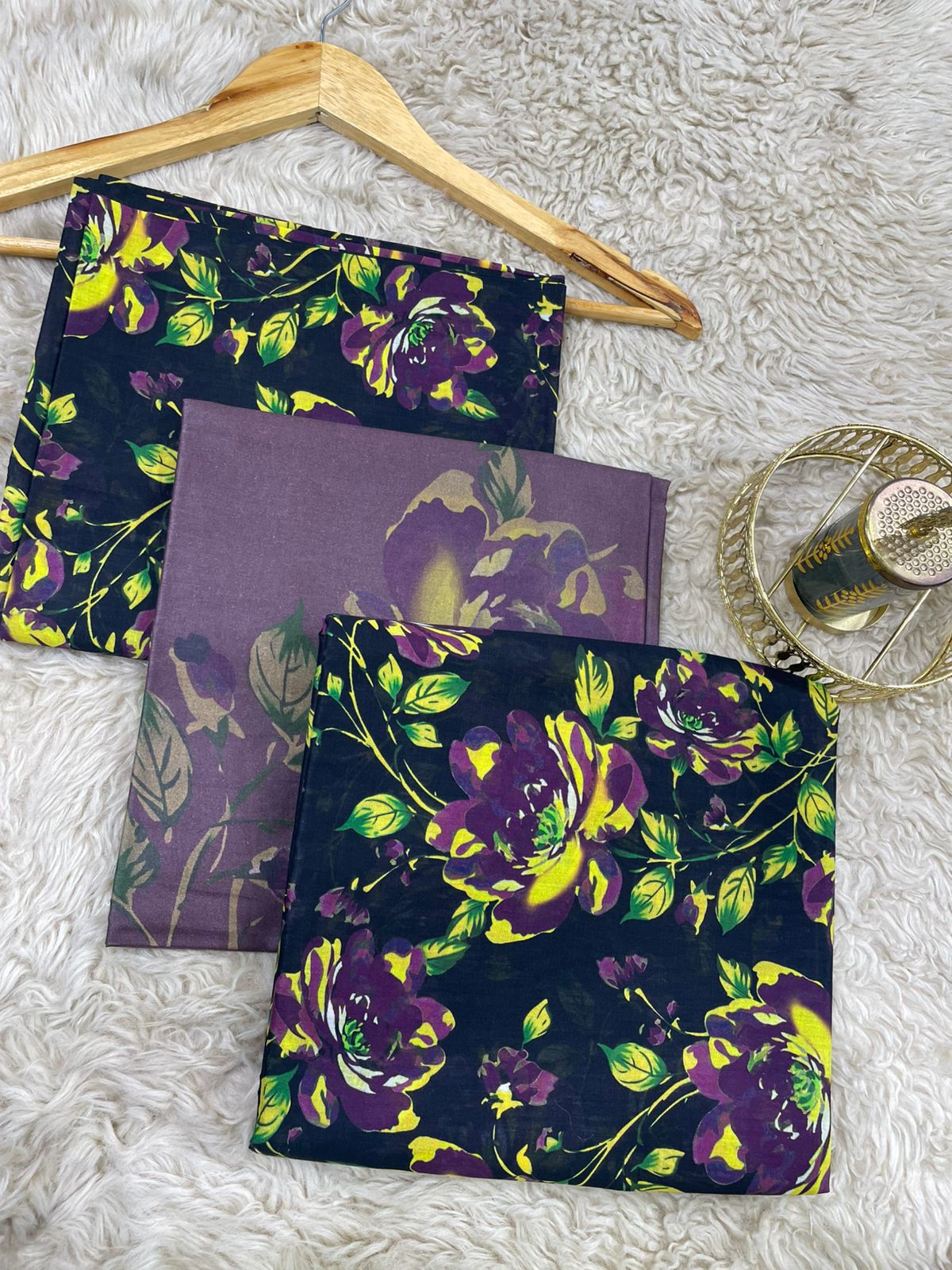 Iznik Printed Lawn Three Piece (Unstitched)
