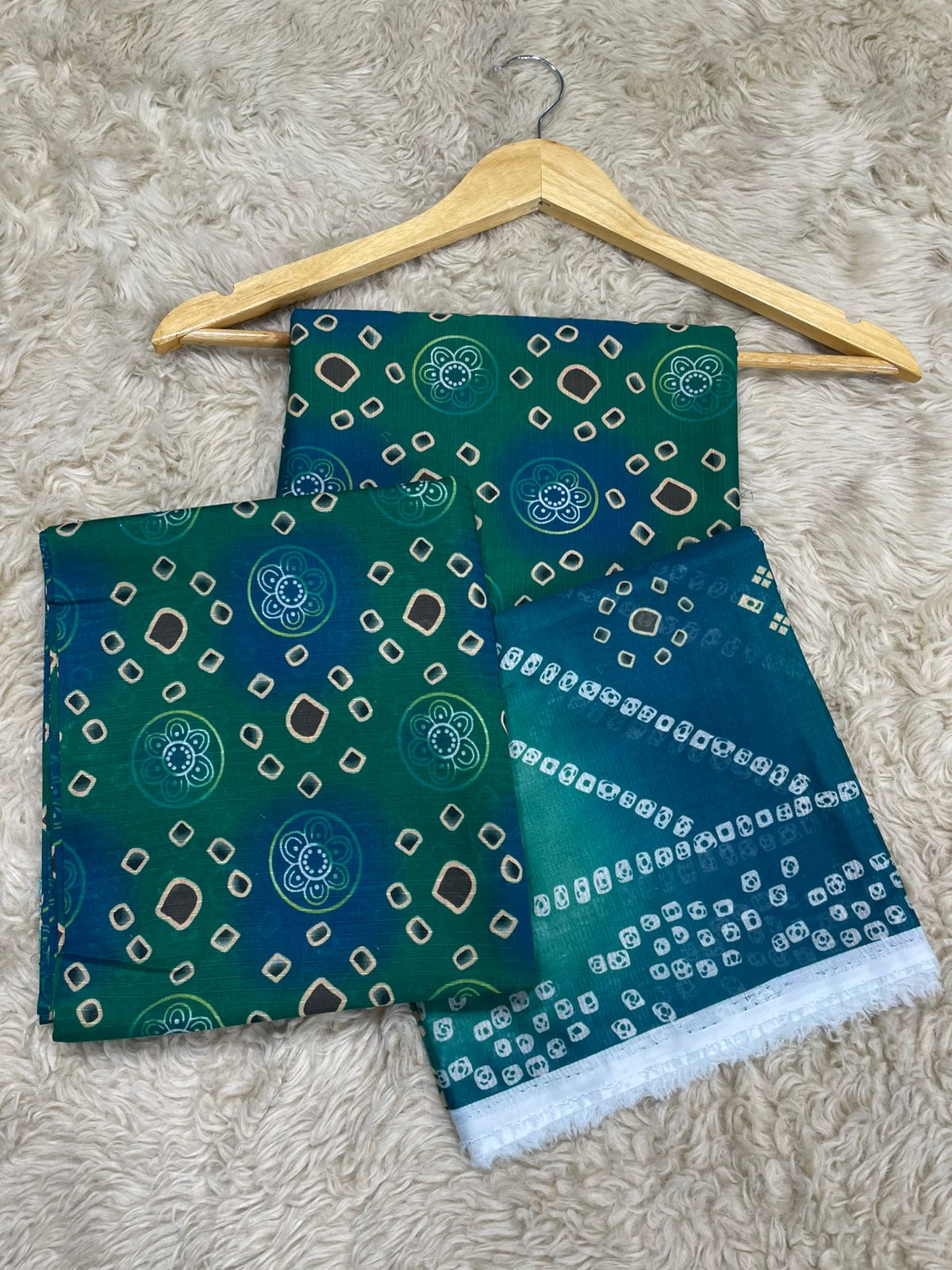 Nishat Printed Bana Dora Lawn Three piece (Unstitched)