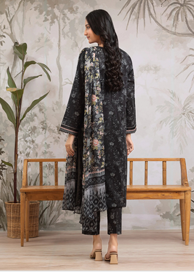Sapphire Printed Lawn Three piece (unstitched)