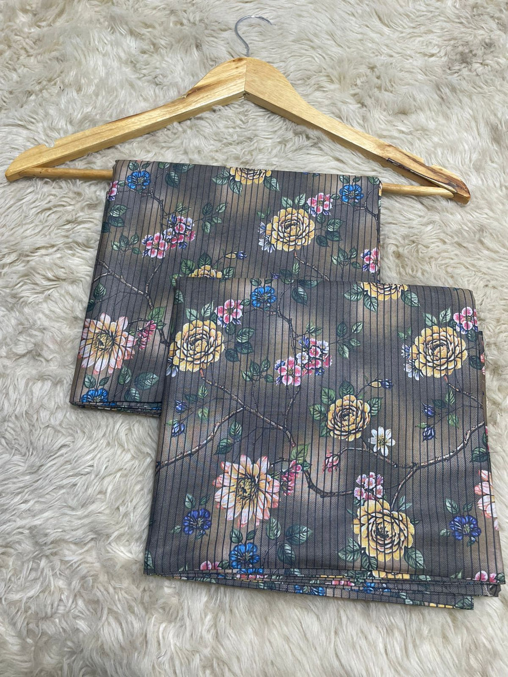 Nishat Printed Lawn 2pc (Unstitched)