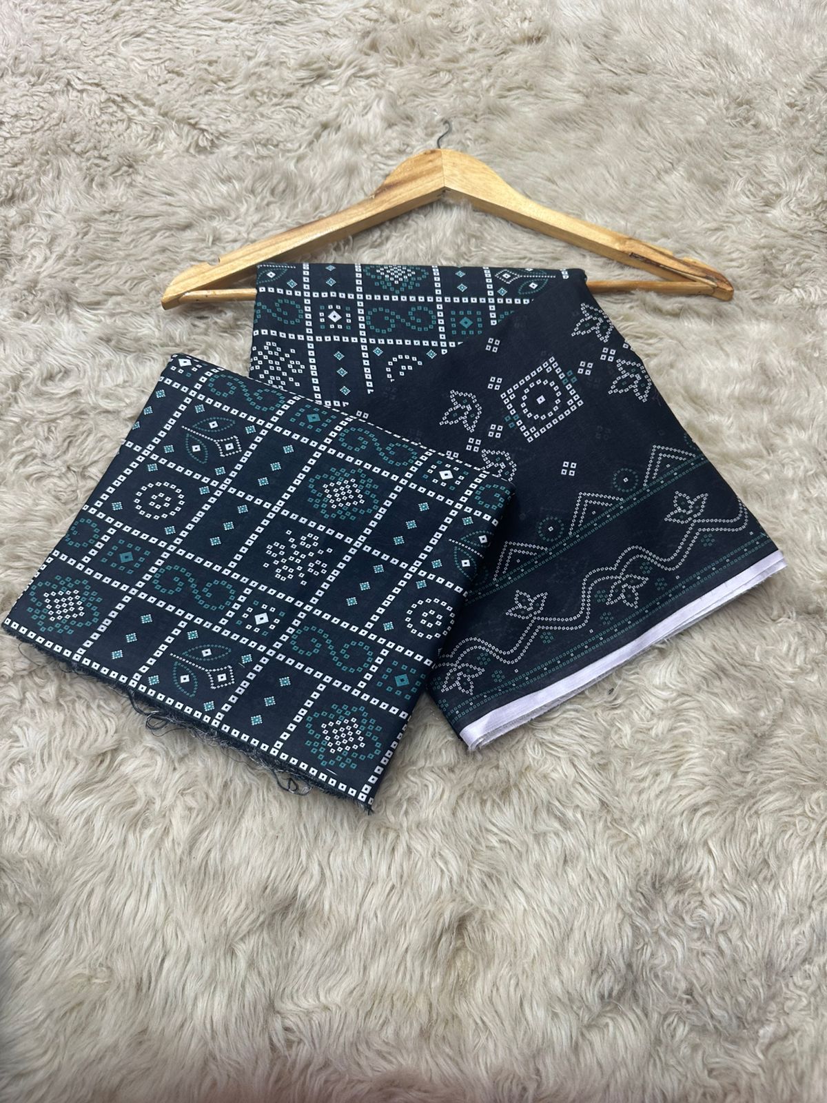 Saya Printed Lawn Three Piece (Unstitched)