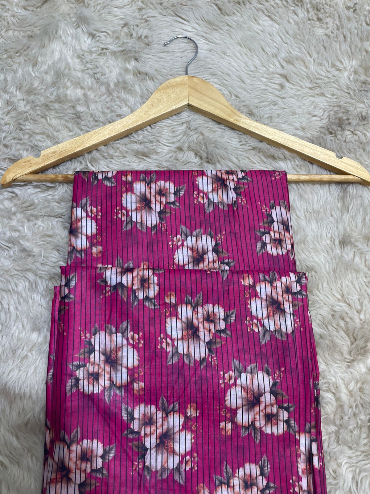 Nishat Printed Lawn 2pc (Unstitched)
