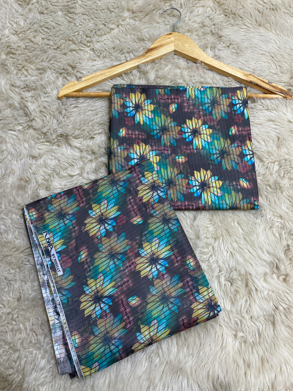Nishat Printed Lawn 2pc (Unstitched)