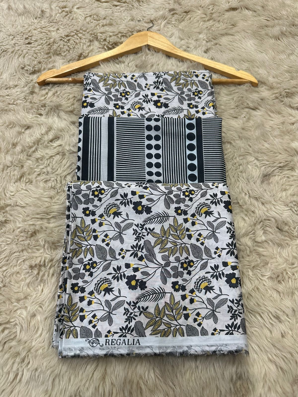 Regalia Printed Lawn Three Piece (Unstitched)