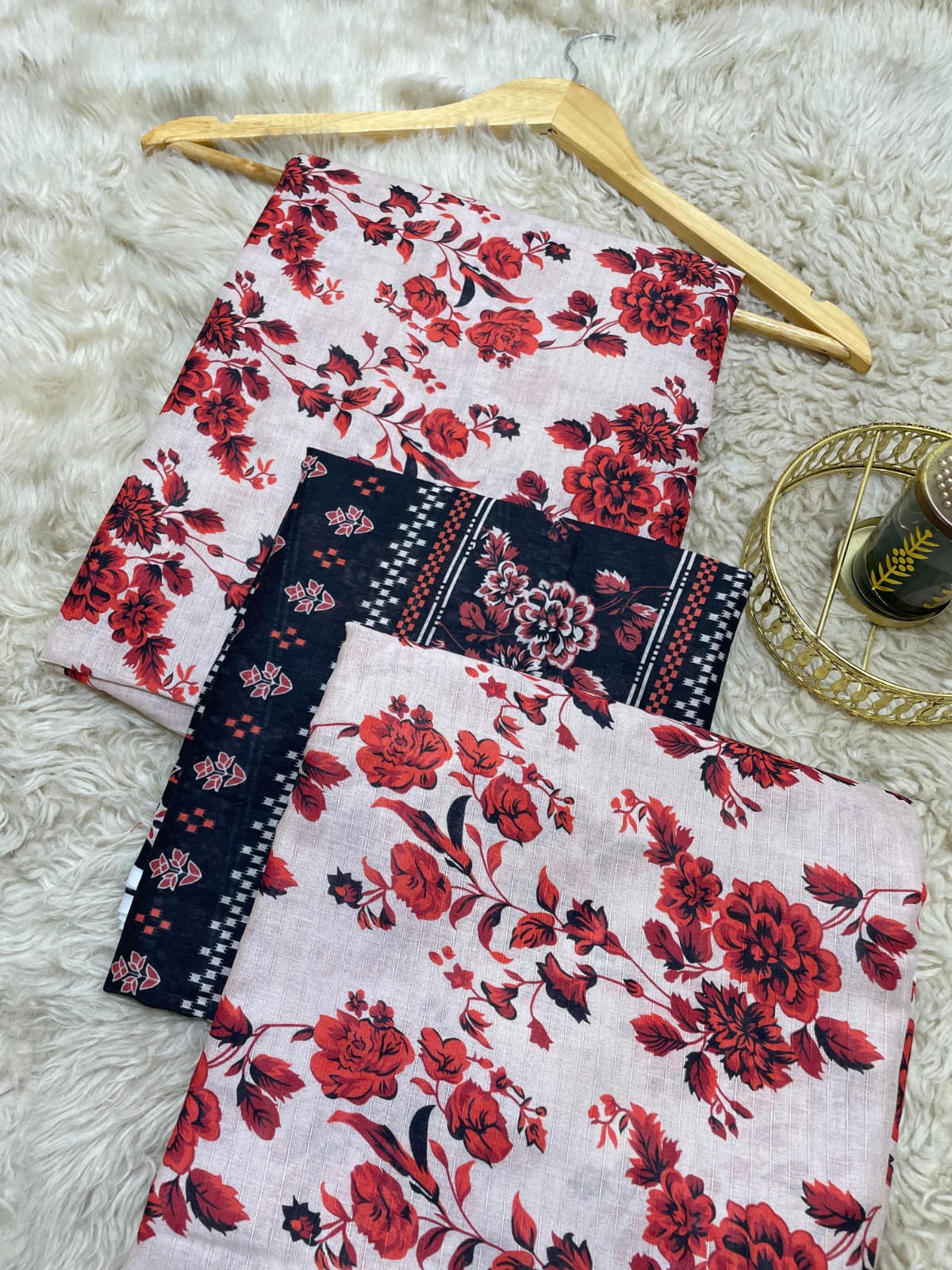 Saya Printed Lawn Three Piece (Unstitched)
