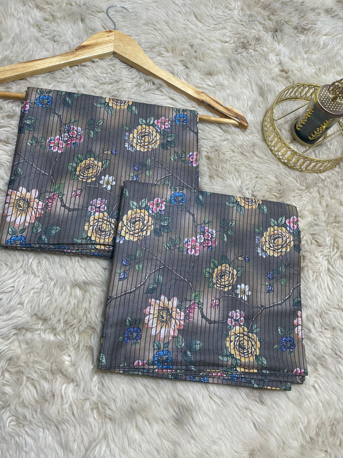 Nishat Printed Lawn 2pc (Unstitched)