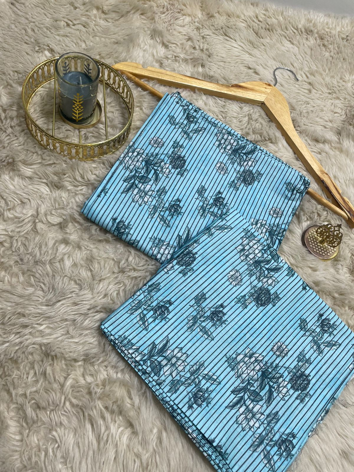 Nishat Printed Lawn 2pc (Unstitched)