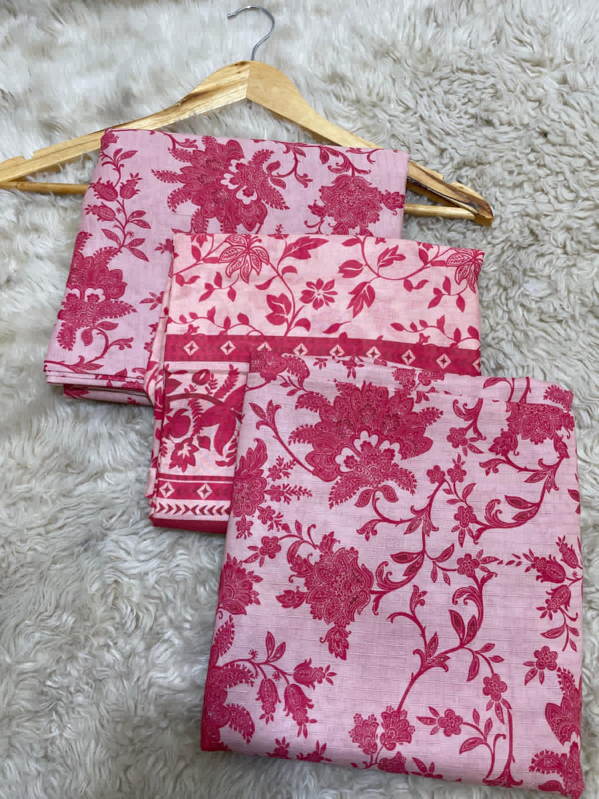 Saya Printed Lawn Three Piece (Unstitched)