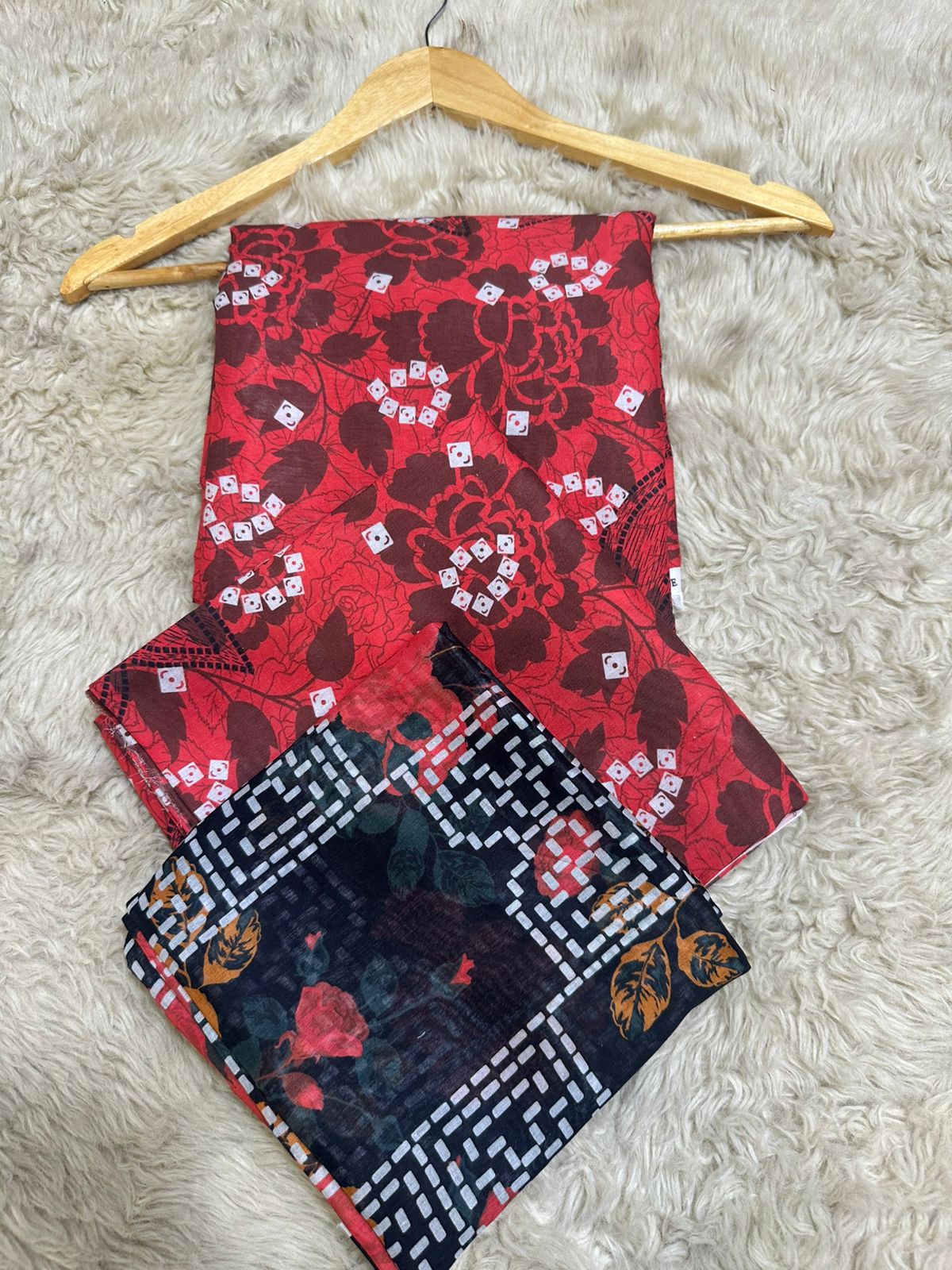 Sapphire Printed Lawn Three piece (unstitched)